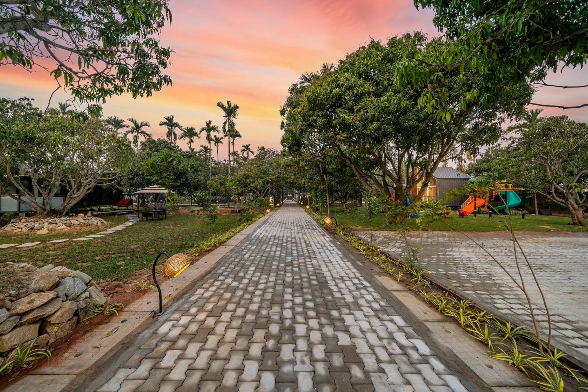 Glamp Wilderness Hotel Nelamangala ภายนอก รูปภาพ